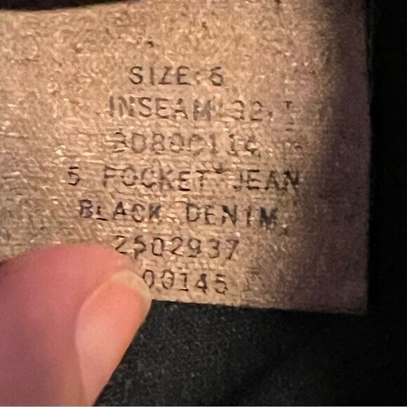 Calvin Klein Black Five Pocket Jeans. Size 6. 32 inch inseam. Great Condition!! - Picture 11 of 11